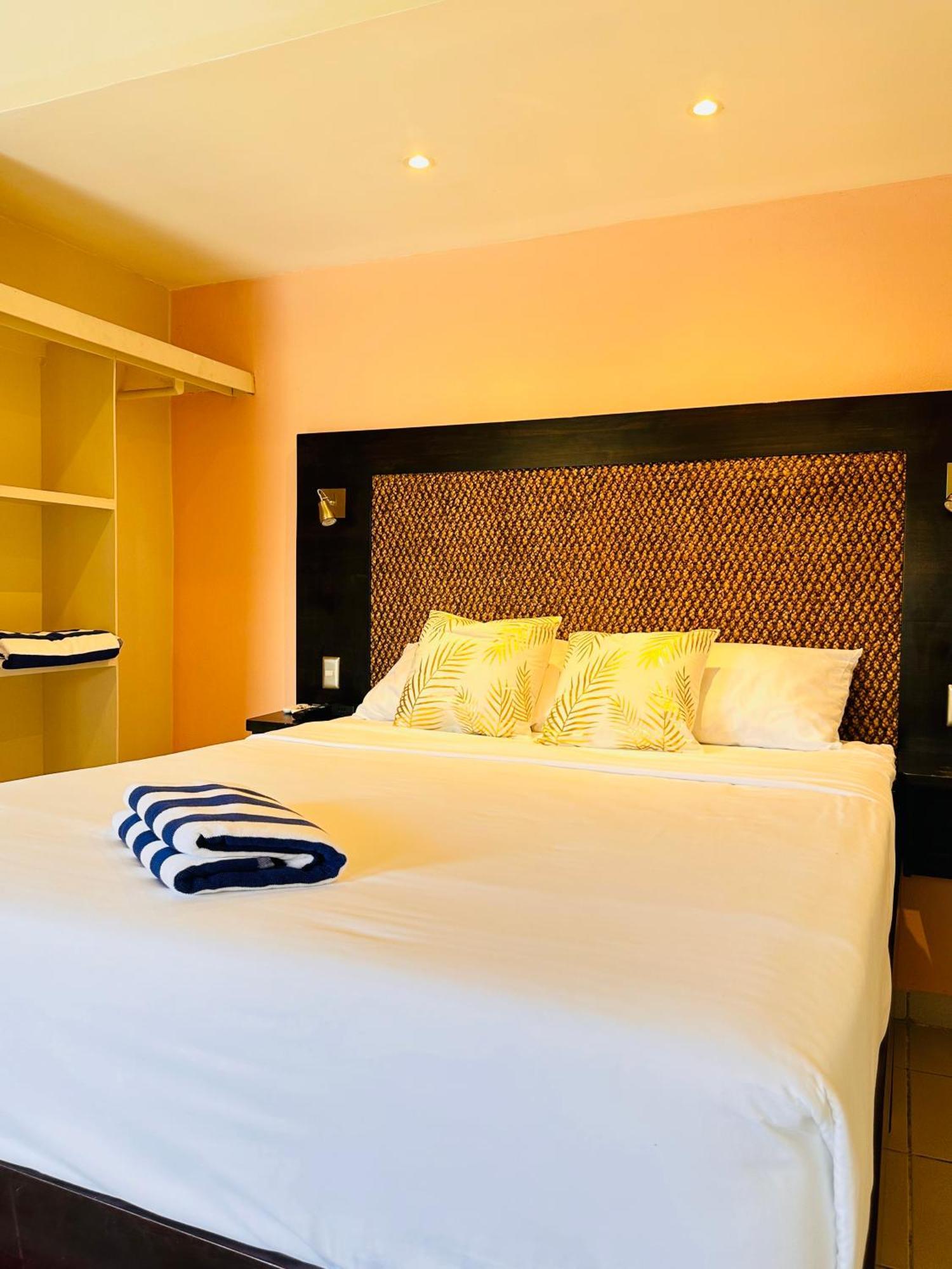 Las Brisas Resort And Villas Jaco Exterior photo